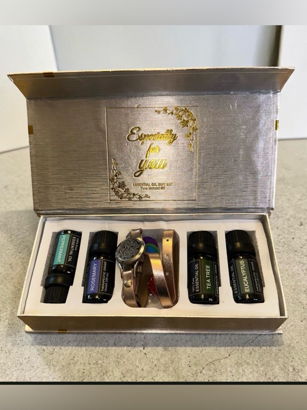 Essential Oil Gift Set with Leather Diffuser Bracelet in rose gold